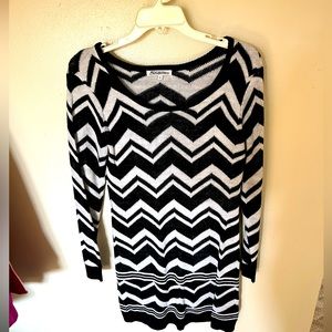 Black and White Pattern Sweater Dress, form fitting, size large